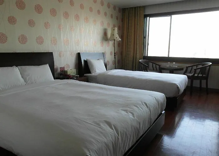 New Hilltop Отель 3*