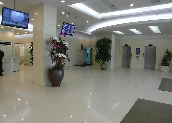 New Hilltop Отель 3*